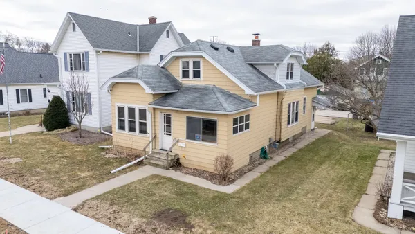$214,900 | 151 Edgewood Lane, West Bend, WI 53095