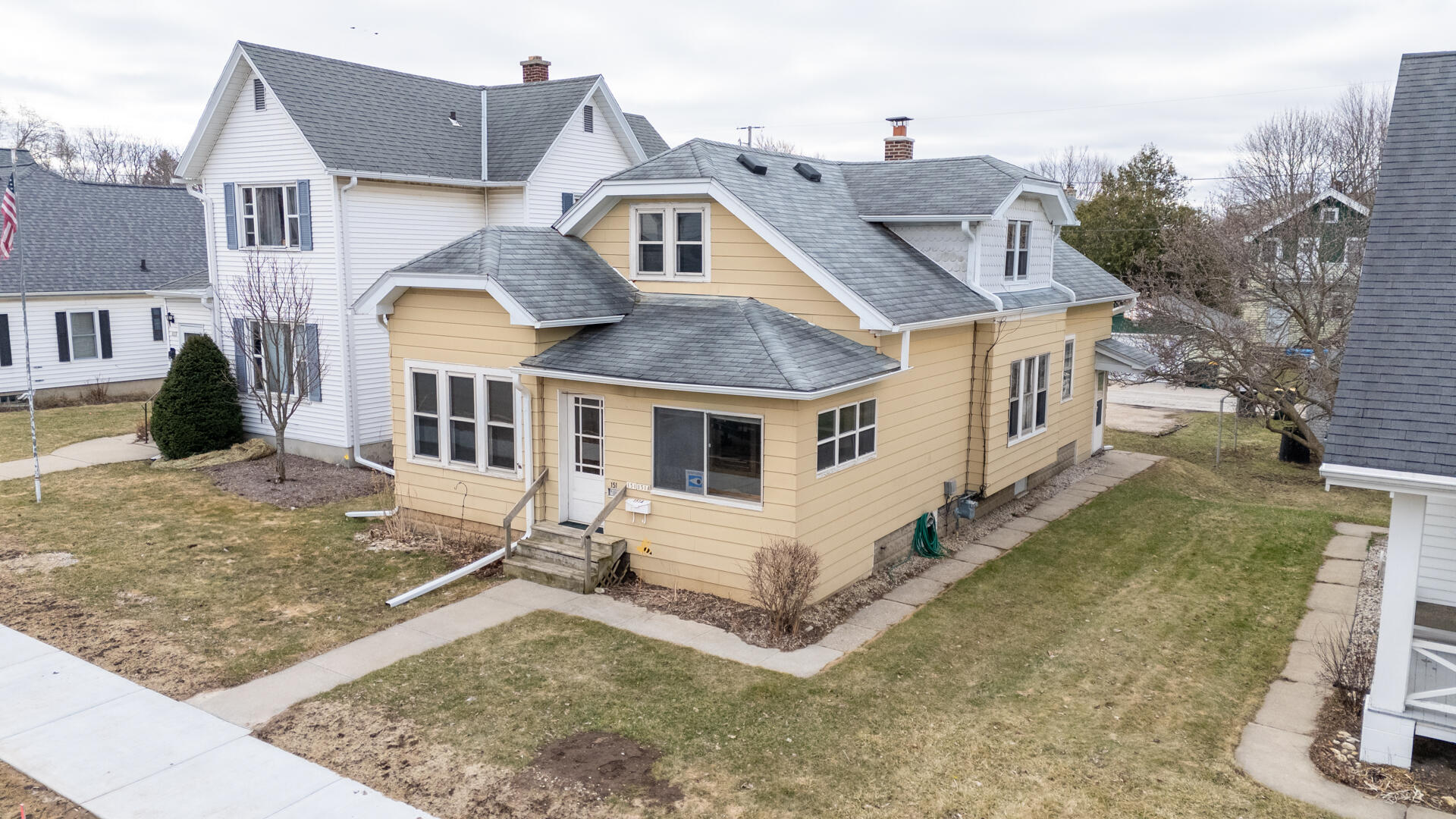 151 Edgewood Lane West Bend, WI 53095 - Photo 1 of 1 2-Exterior_151 Edgewood Ln