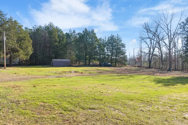 a view of yard from a outdoor space