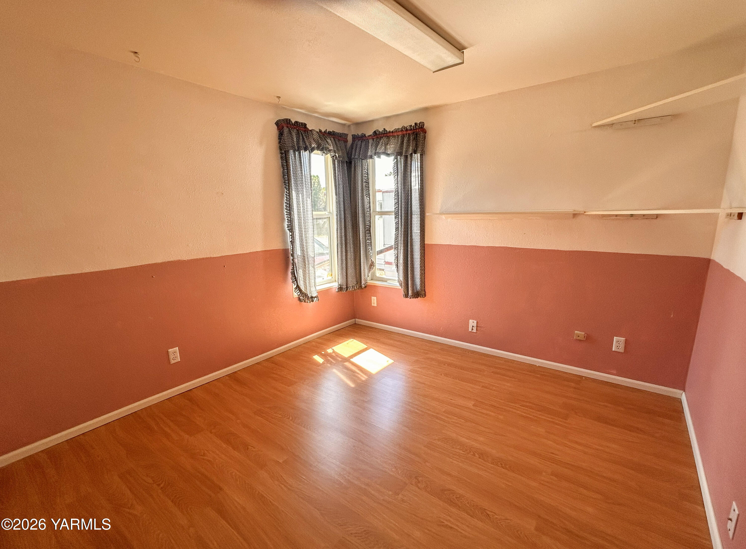 2205 Butterfield Road, Unit 75 Yakima, WA 98901 - Photo 11 of 19 Second Bedroom