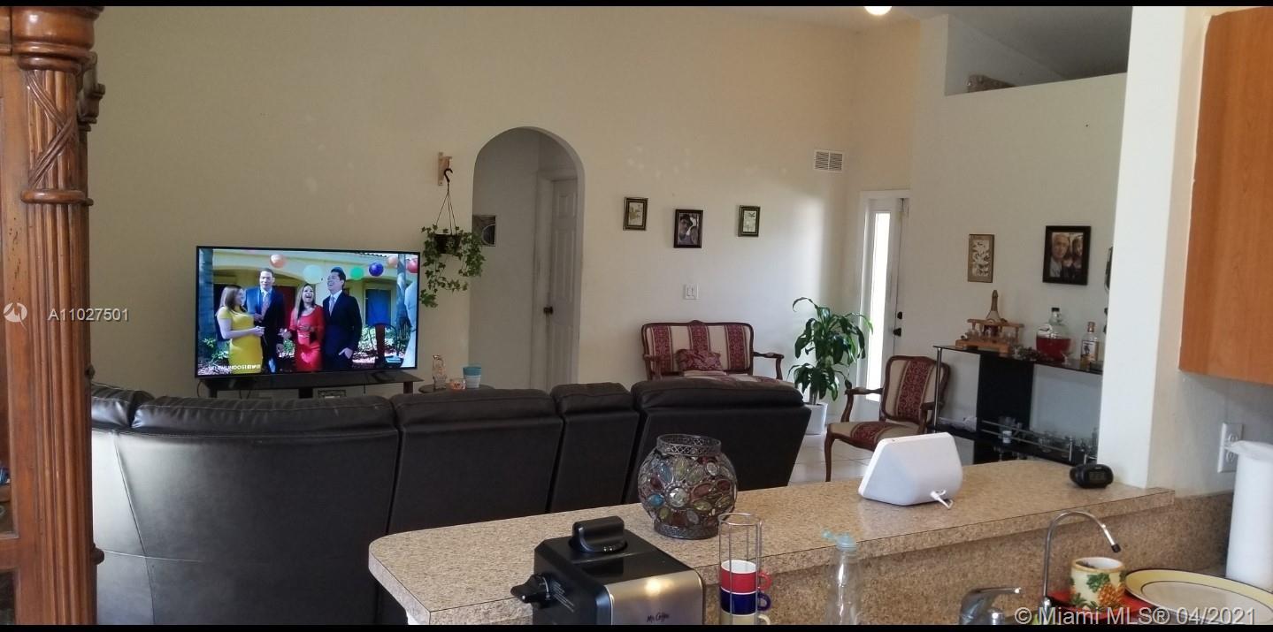 Sunshine Lehigh Acres, FL 33976 - Photo 7 of 10