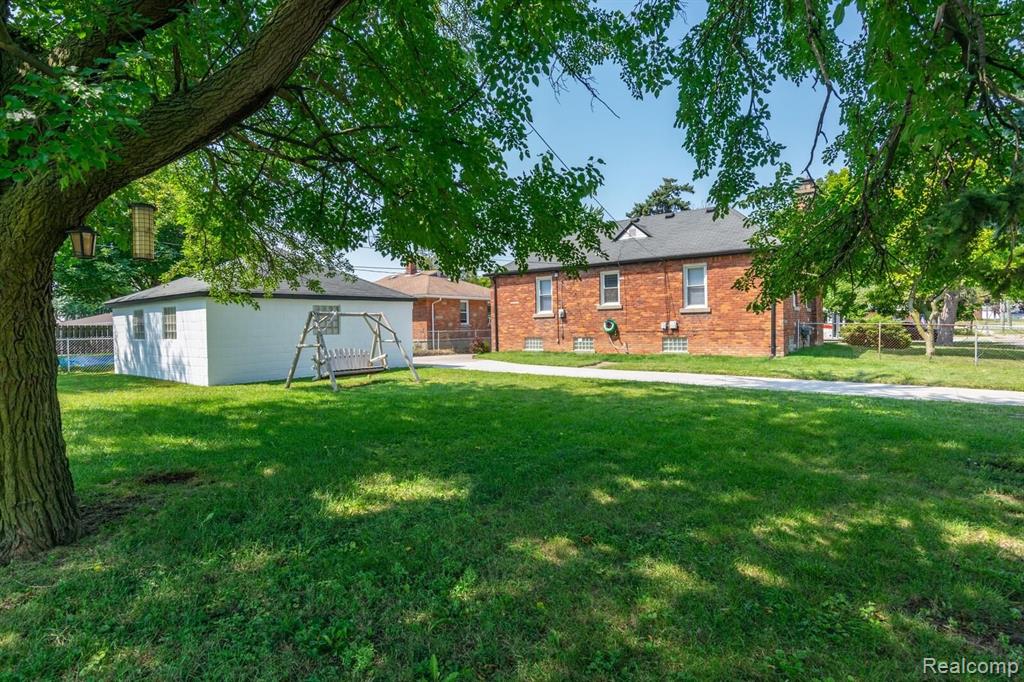 21560 Kelly Road Eastpointe, MI 48021 - Photo 22 of 23