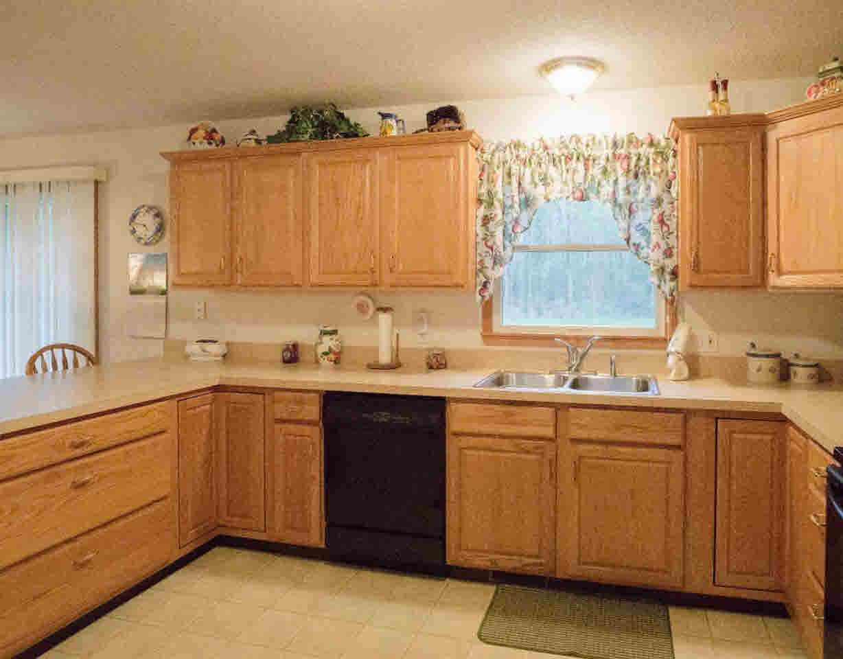 10123 West Mount Morris Road Flushing, MI 48433 - Photo 10 of 16 21290254-9.JPG