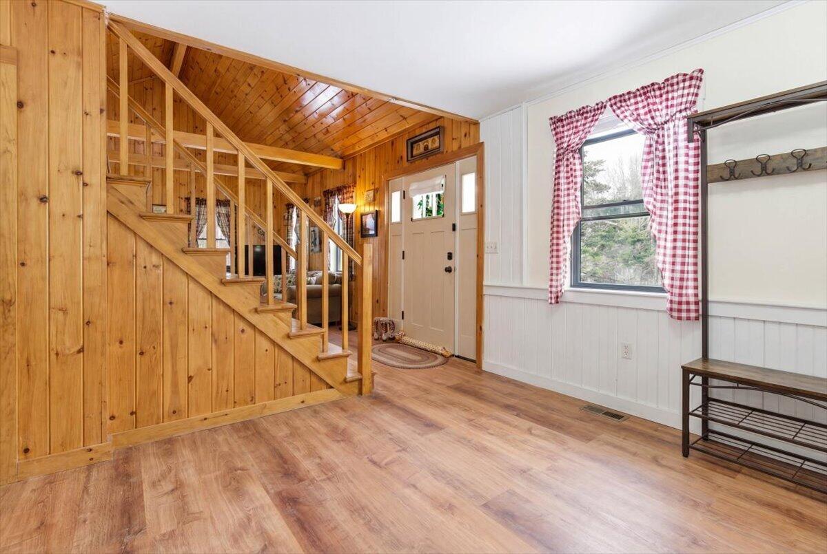 59 Vanner Road Washington, ME 04574 - Photo 17 of 55 Entry