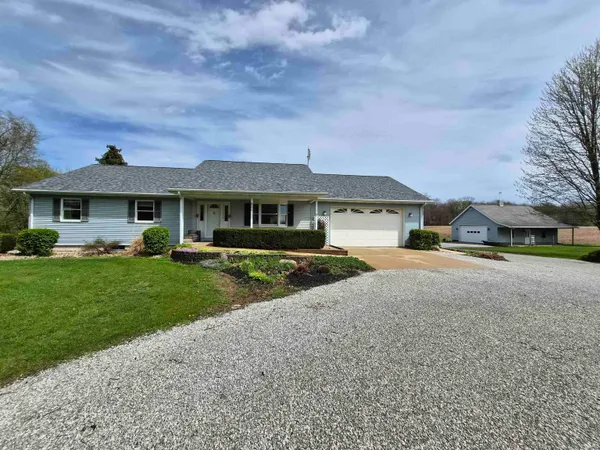 $483,500 | 8506 East Ryerson Road, Pierceton, IN 46562