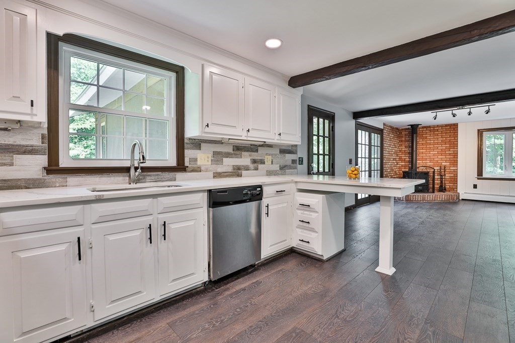 537 Main Street Boxford, MA 01921 - Photo 6 of 41