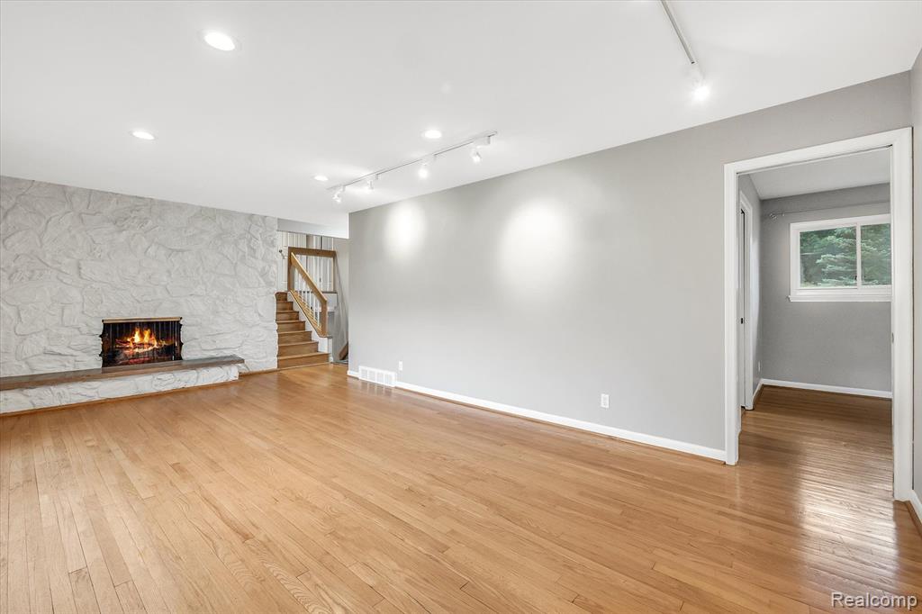 30540 Pear Ridge Farmington Hills, MI 48334 - Photo 8 of 66