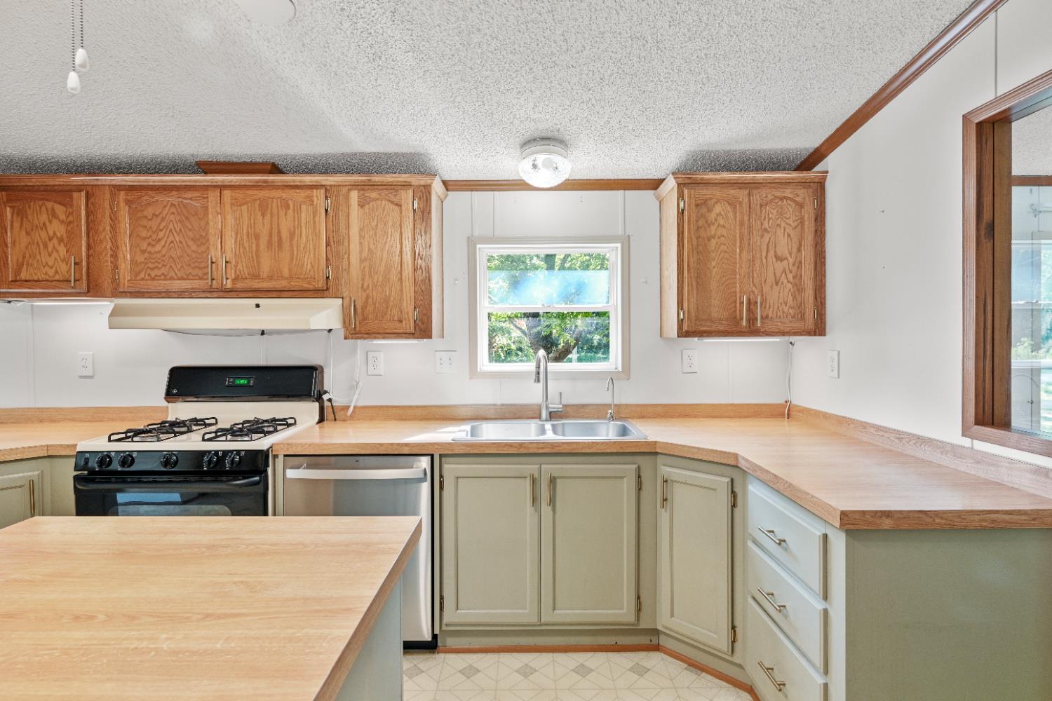 8981 Highway 101 Sunman, IN 47041 - Photo 7 of 40