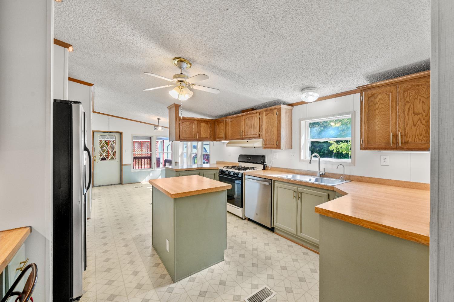 8981 Highway 101 Sunman, IN 47041 - Photo 8 of 40