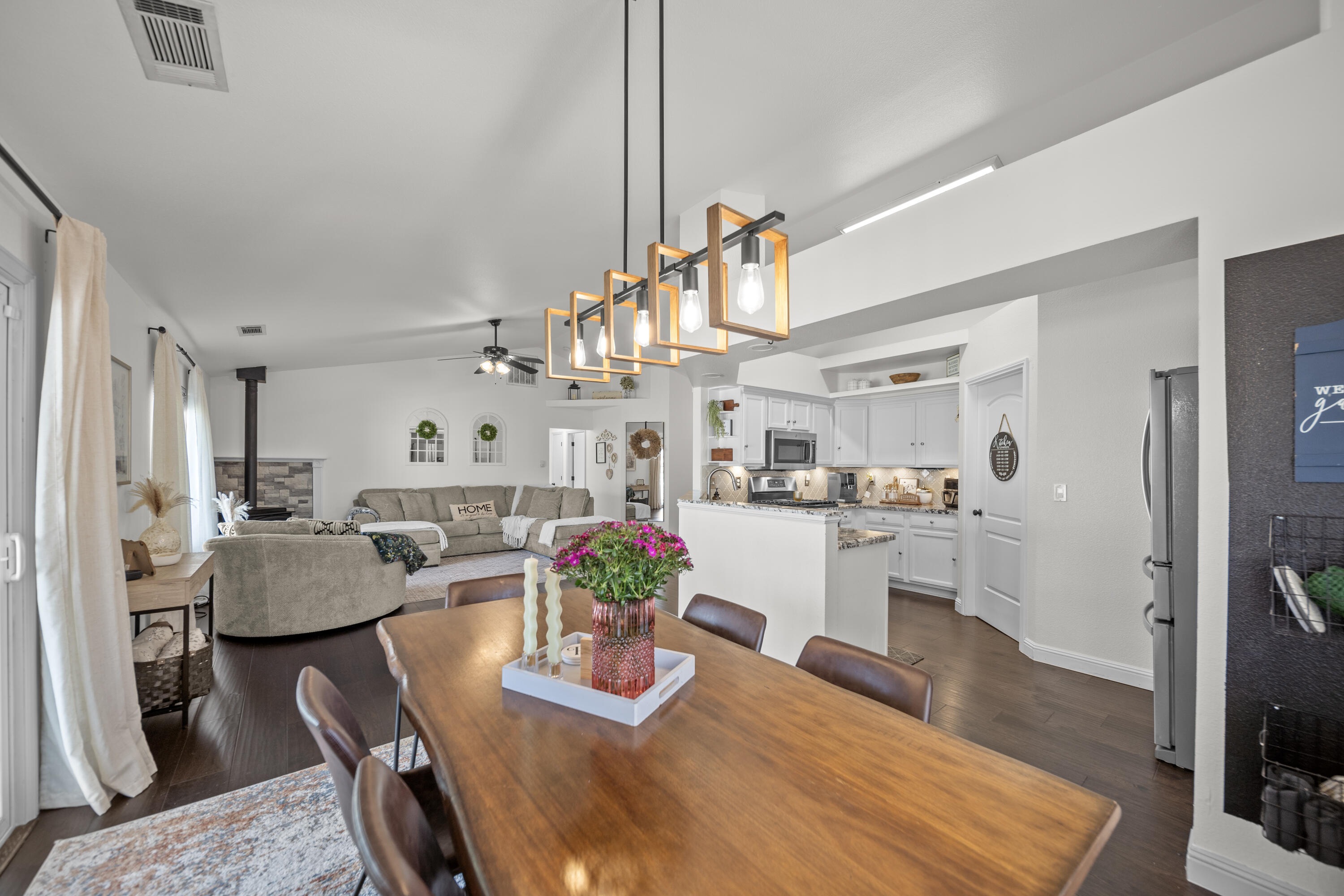 3386 Lyndsey Lane Anderson, CA 96007 - Photo 6 of 30 DSC07740