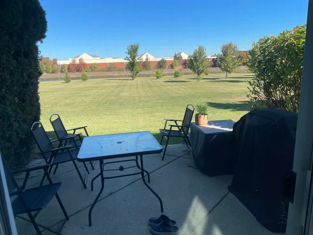 $2,475 | 2617 Carrolwood Road, Unit 2617, Naperville, IL 60540