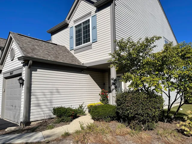$2,475 | 2617 Carrolwood Road, Unit 2617, Naperville, IL 60540
