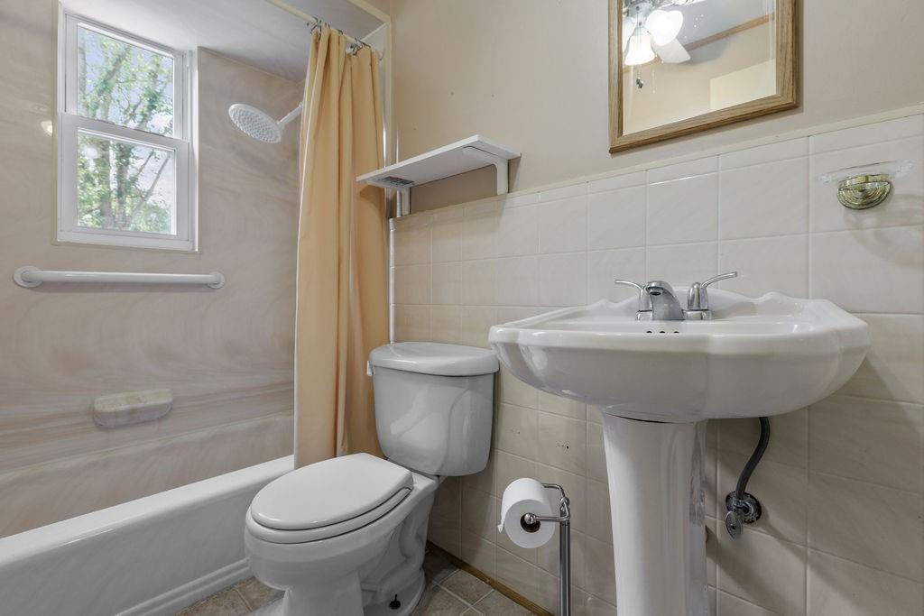 411 Walnut Road Pittsburgh, PA 15202 - Photo 13 of 23 Gallery Image 13