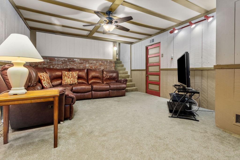 411 Walnut Road Pittsburgh, PA 15202 - Photo 17 of 23 Gallery Image 17
