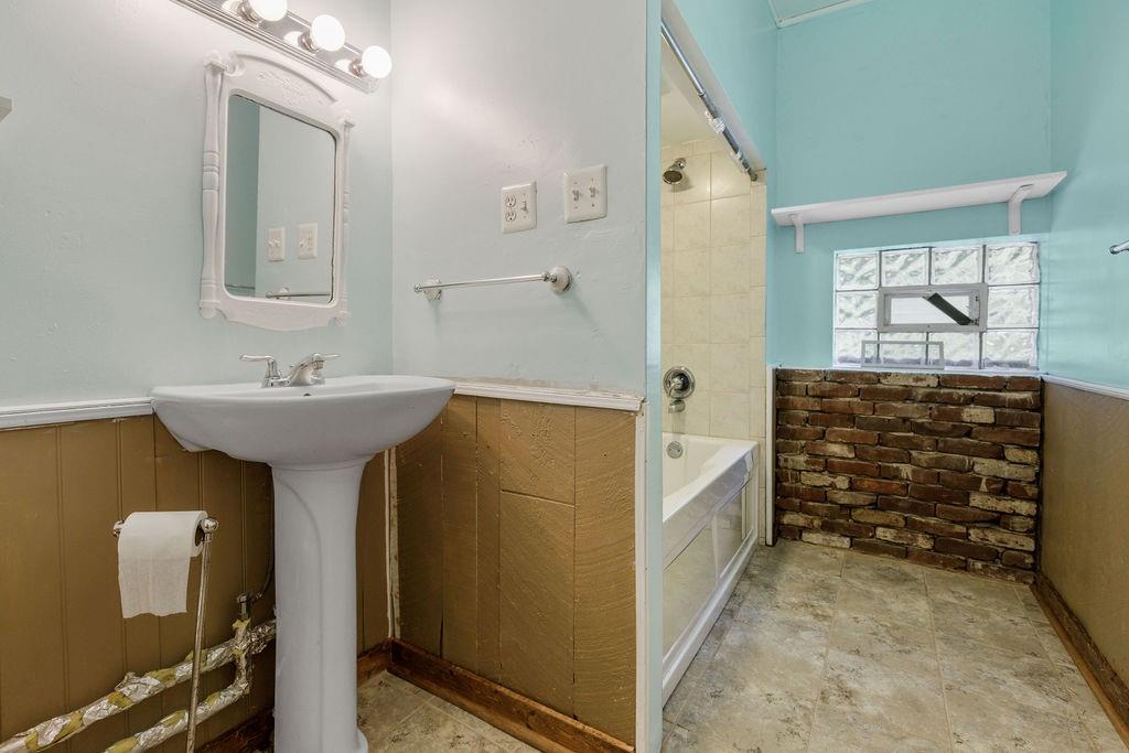 411 Walnut Road Pittsburgh, PA 15202 - Photo 19 of 23 Gallery Image 19