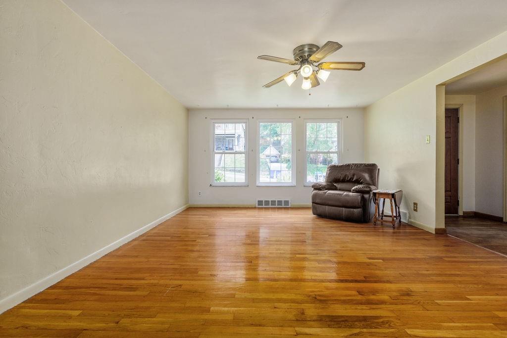 411 Walnut Road Pittsburgh, PA 15202 - Photo 4 of 23 Gallery Image 4
