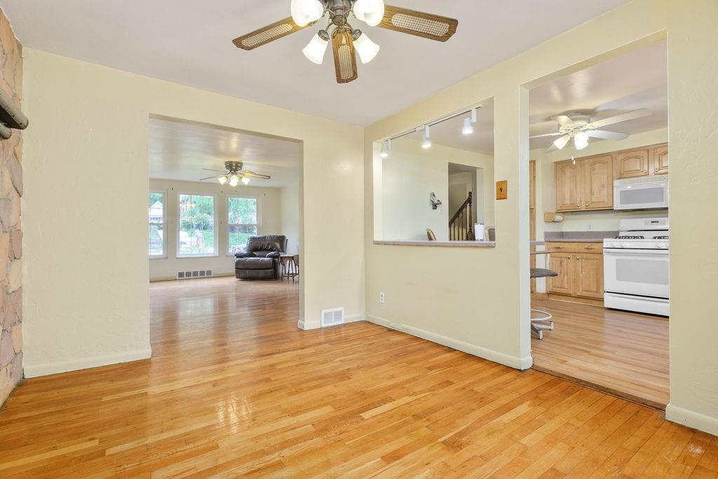 411 Walnut Road Pittsburgh, PA 15202 - Photo 6 of 23 Gallery Image 6