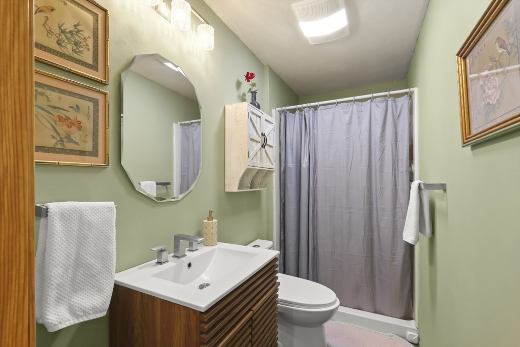 92 Carver Road Plymouth, MA 02360 - Photo 12 of 32