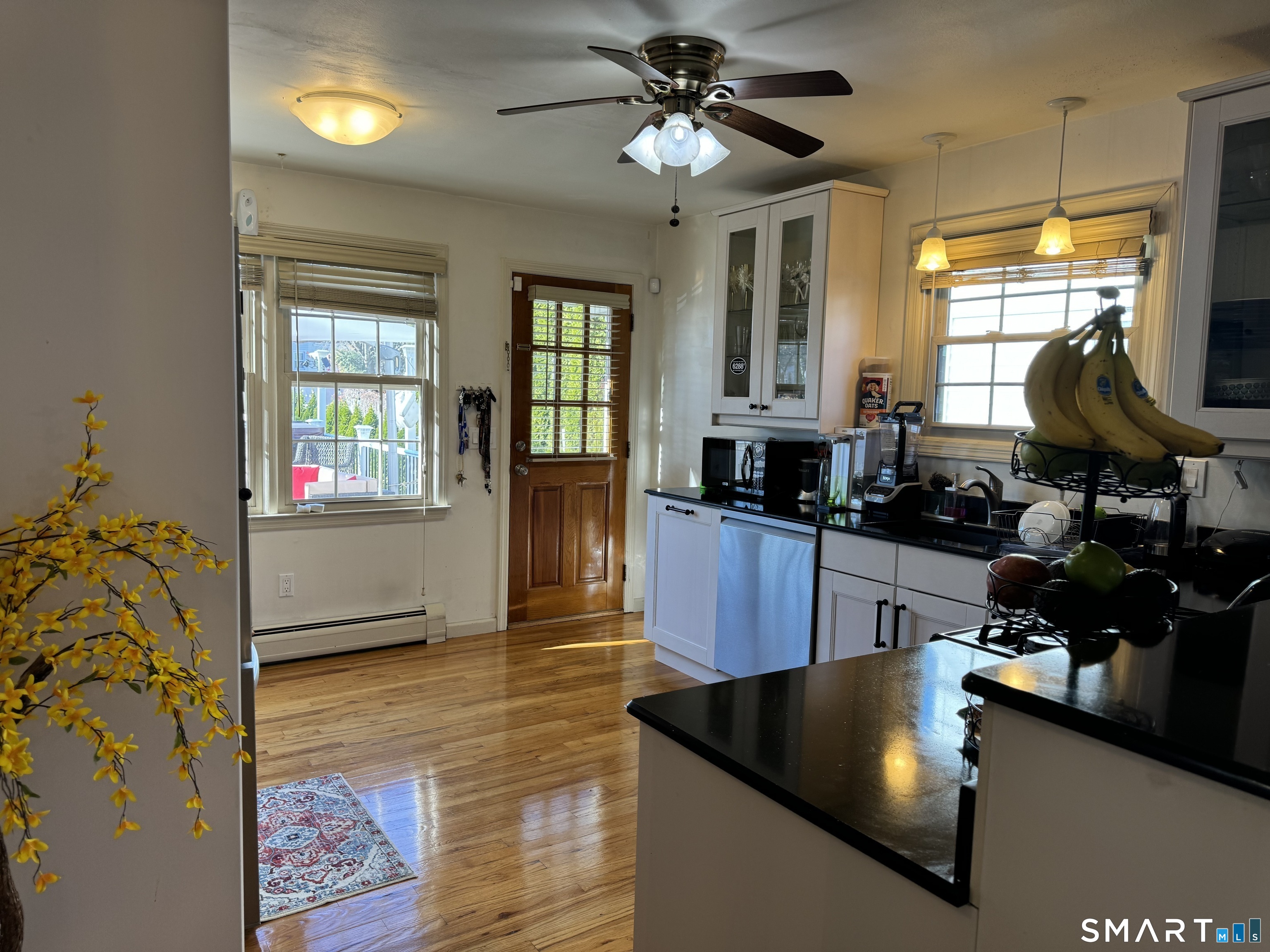 425 Huntington Road Stratford, CT 06614 - Photo 8 of 25 Gallery Image 8