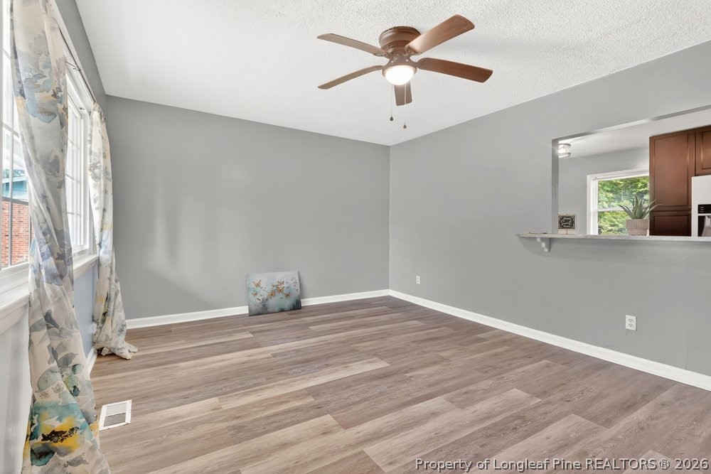 2627 Dumbarton Road Fayetteville, NC 28306 - Photo 5 of 20 LIVING ROOM
