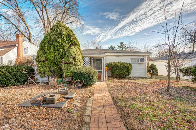 $109,900 | 3321 South Tacoma Avenue, Indianapolis, IN 46237