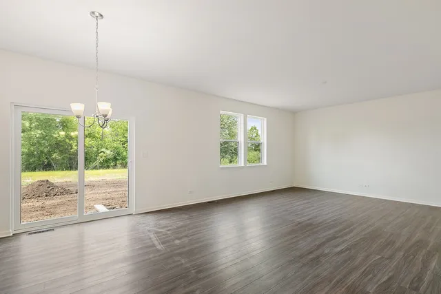 $477,900 | 32012 Savannah Drive, Lakemoor, IL 60051