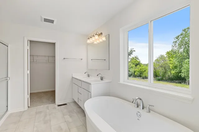 $477,900 | 32012 Savannah Drive, Lakemoor, IL 60051