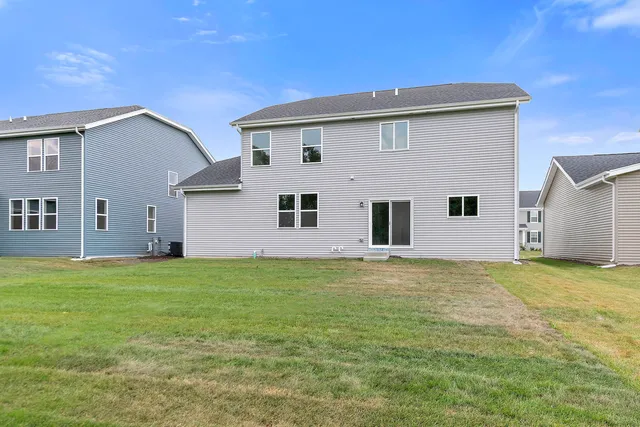 $477,900 | 32012 Savannah Drive, Lakemoor, IL 60051