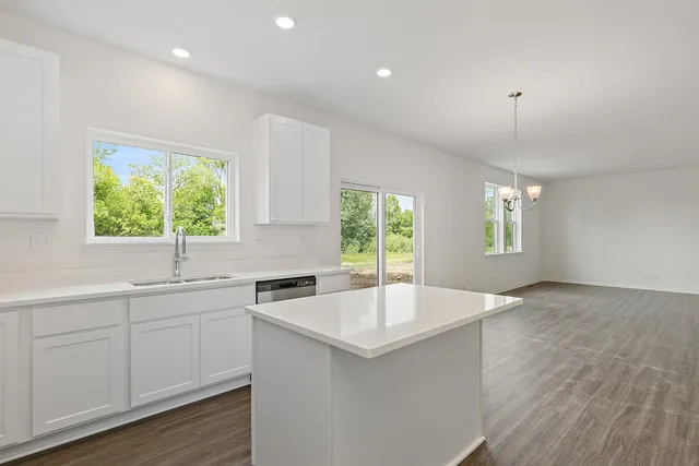 $477,900 | 32012 Savannah Drive, Lakemoor, IL 60051