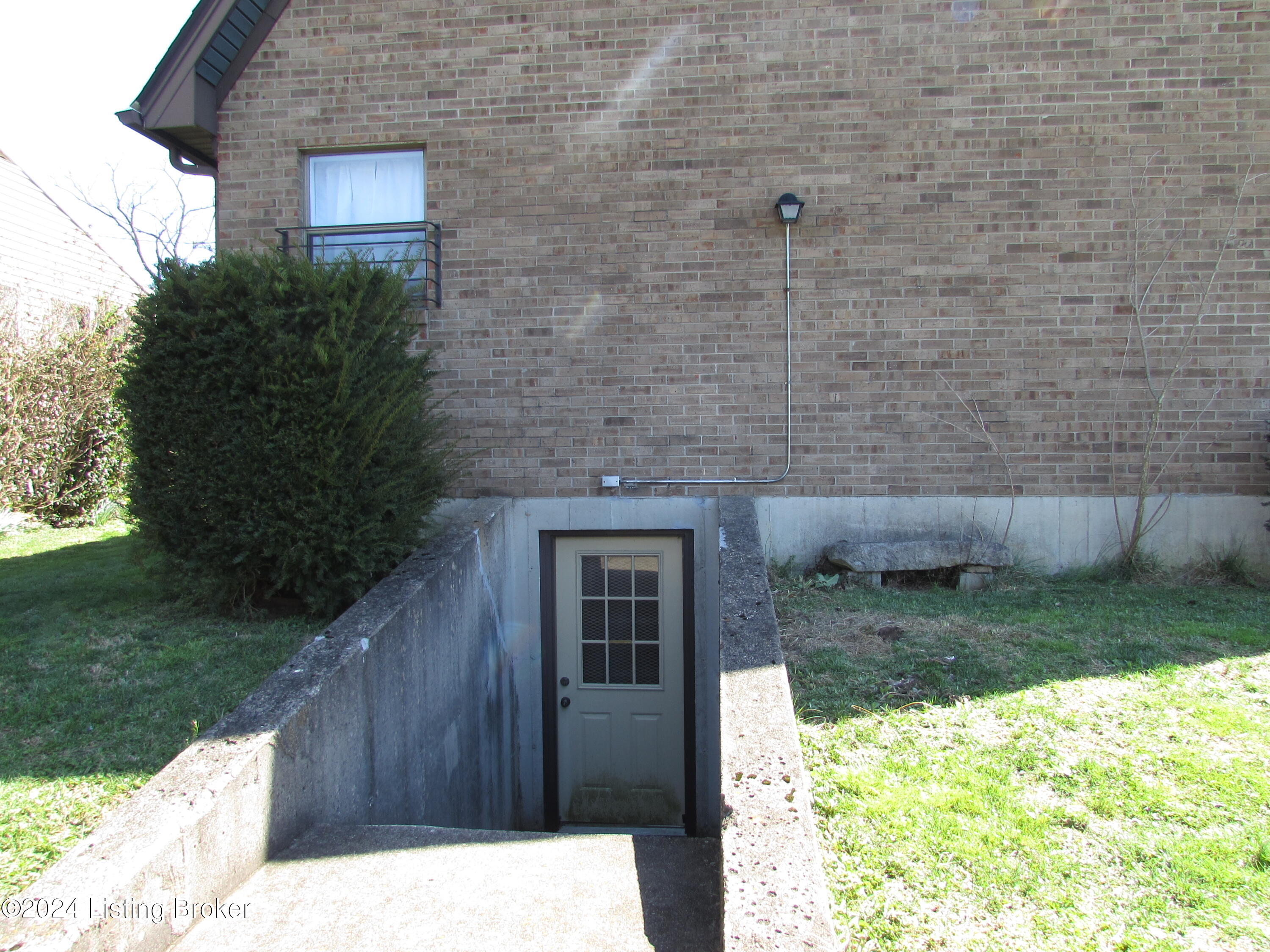 104 Fairground Lane Springfield, KY 40069 - Photo 6 of 29 IMG_1591