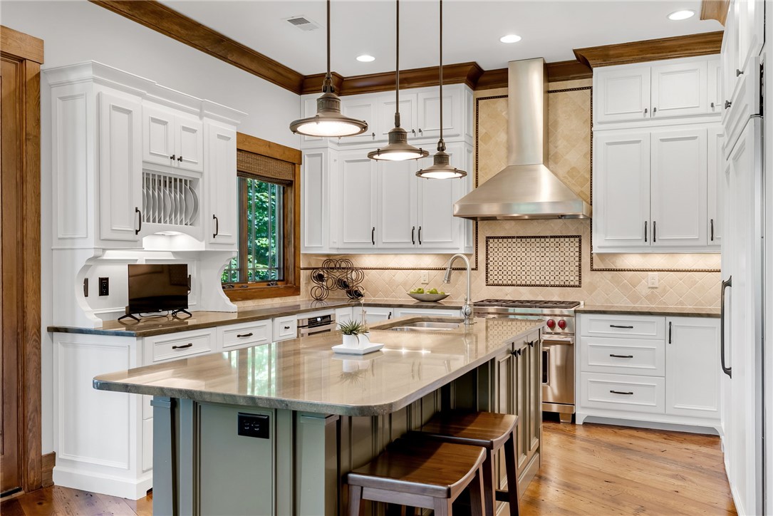 114 Club Cove Way Sunset, SC 29685 - Photo 10 of 49
