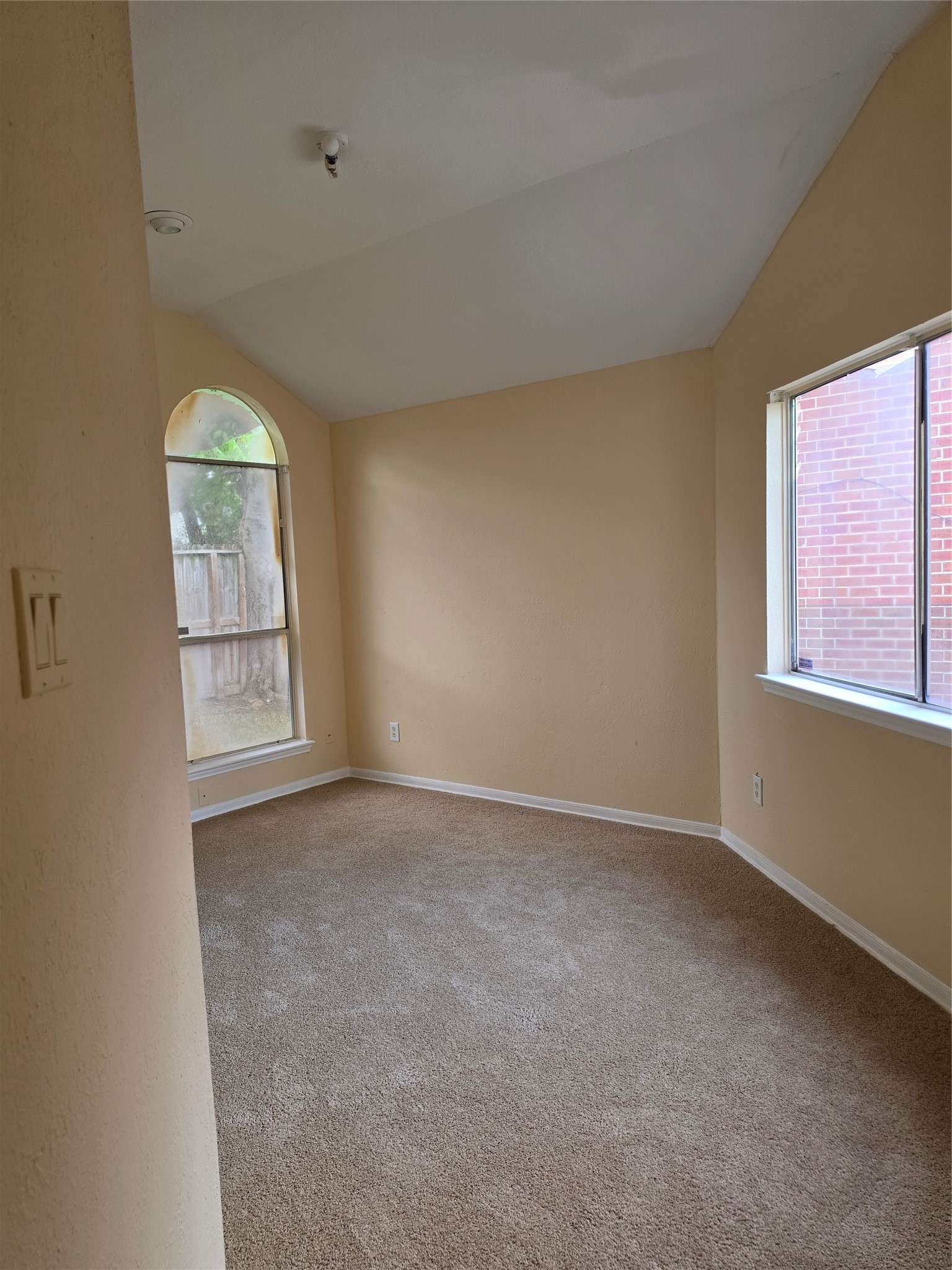 10122 Reedwood Lane Houston, TX 77036 - Photo 10 of 21 Gallery Image 10