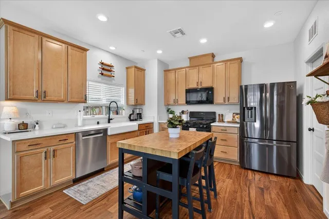 $485,000 | 2119 North Applegate Avenue, Fresno, CA 93737