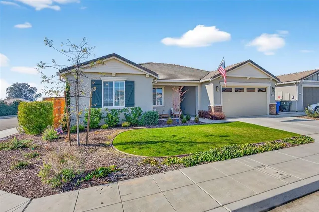 $485,000 | 2119 North Applegate Avenue, Fresno, CA 93737