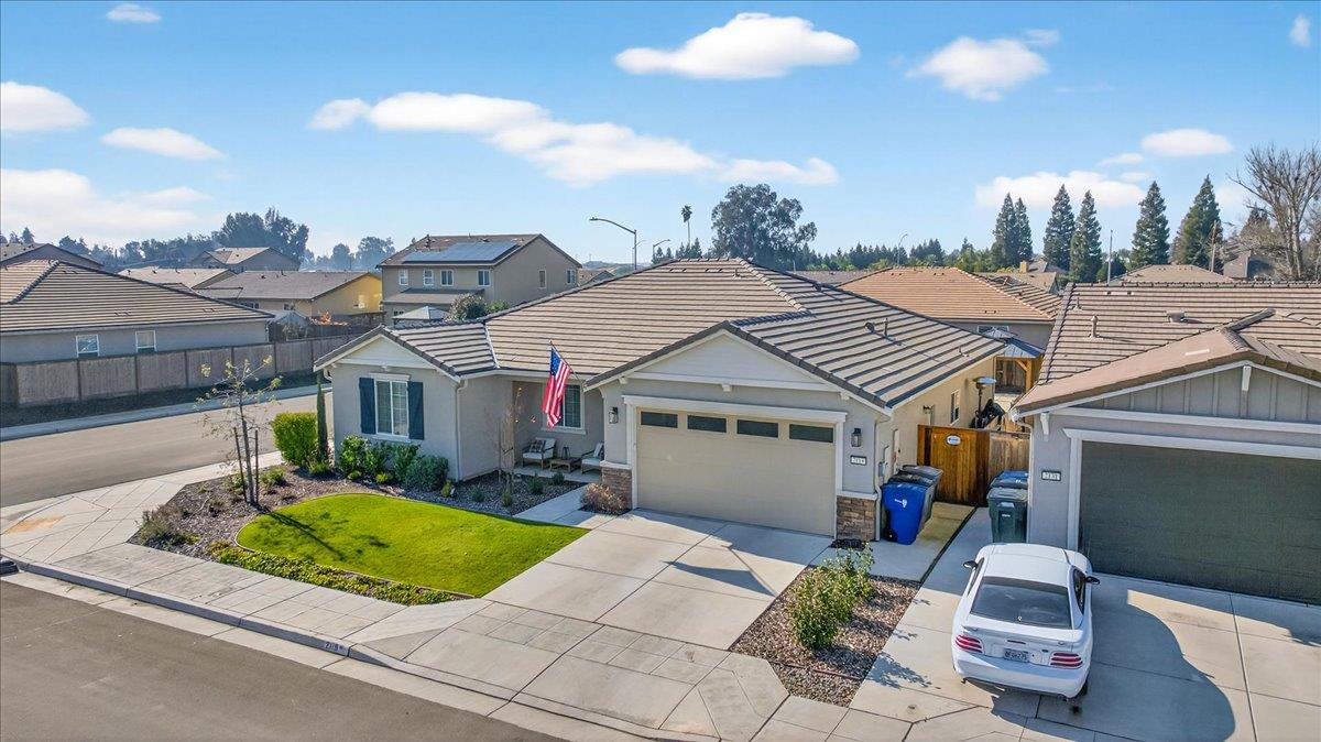 2119 North Applegate Avenue Fresno, CA 93737 - Photo 3 of 54