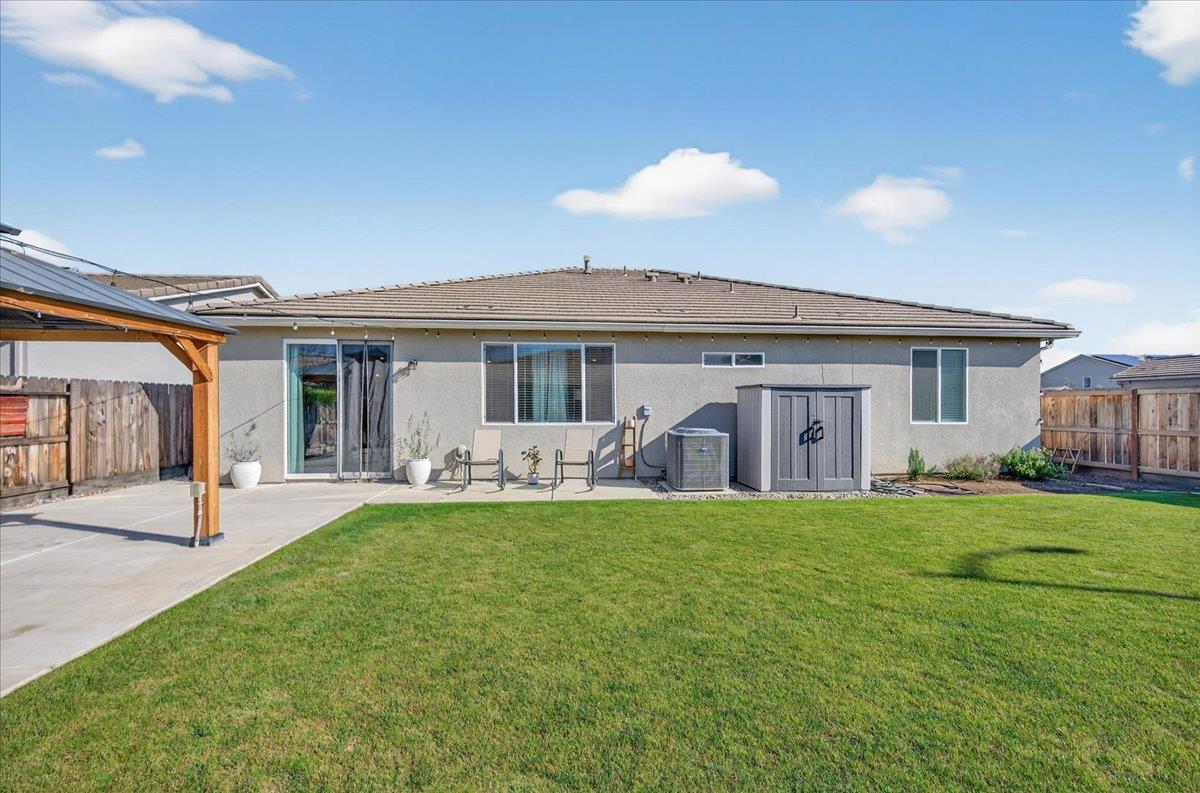 2119 North Applegate Avenue Fresno, CA 93737 - Photo 43 of 54