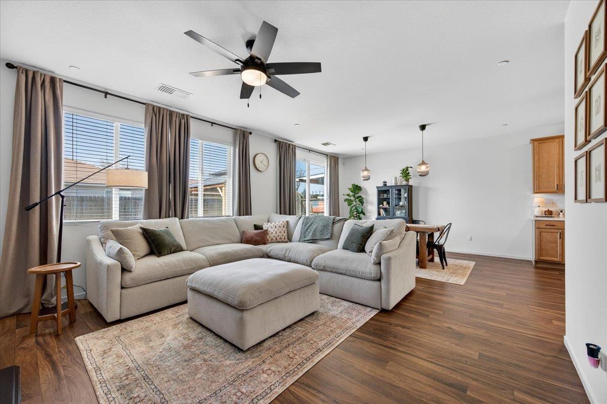 2119 North Applegate Avenue Fresno, CA 93737 - Photo 6 of 54