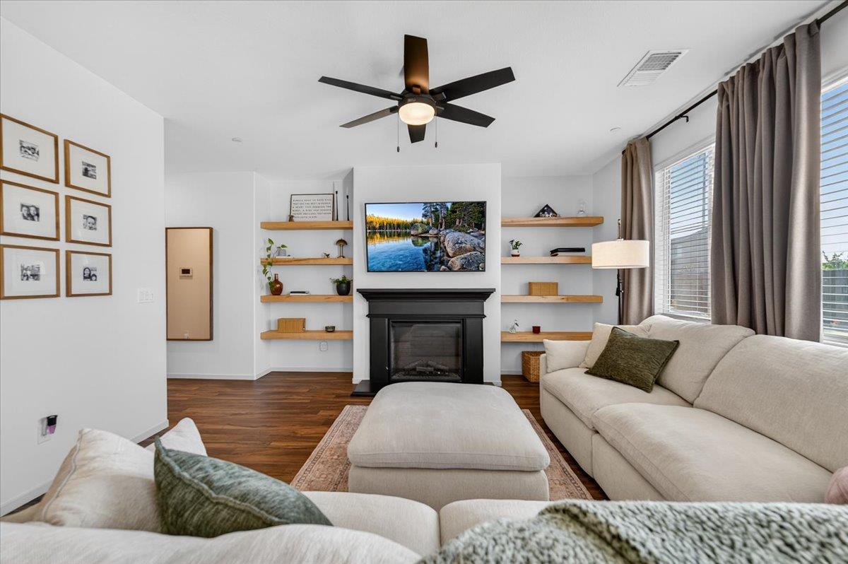 2119 North Applegate Avenue Fresno, CA 93737 - Photo 8 of 54