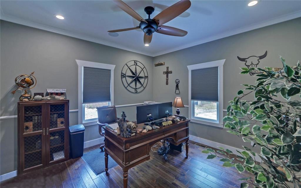1330 Mc Cannon-Morris Road Colbert, GA 30628 - Photo 28 of 63 a living room with furniture and a window