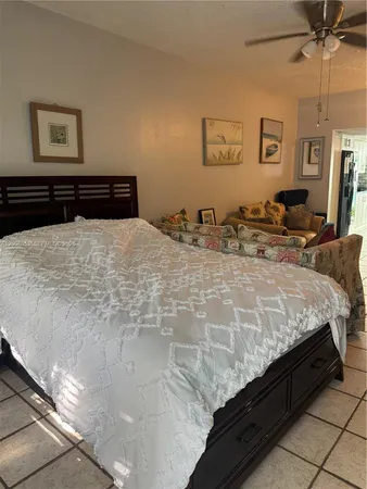 $1,500 | 6490 Collins Avenue, Unit 6, Miami Beach, FL 33141