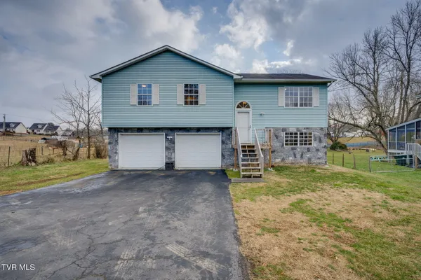 $374,999 | 100 Springview Drive, Johnson City, TN 37615