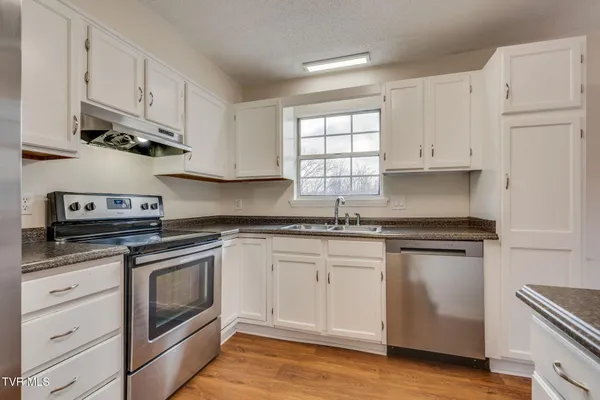 $374,999 | 100 Springview Drive, Johnson City, TN 37615