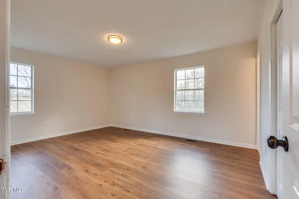 $374,999 | 100 Springview Drive, Johnson City, TN 37615