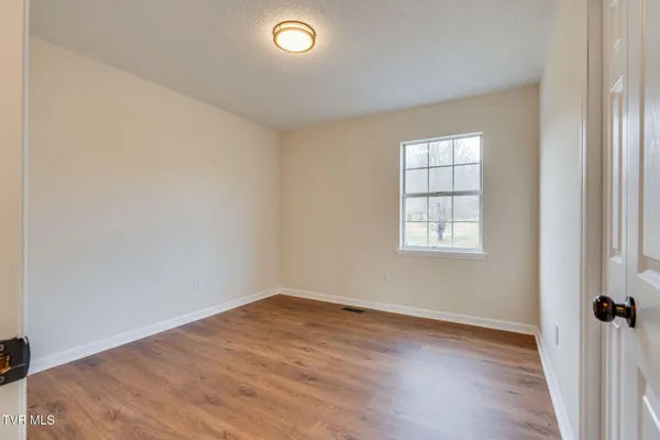 $374,999 | 100 Springview Drive, Johnson City, TN 37615