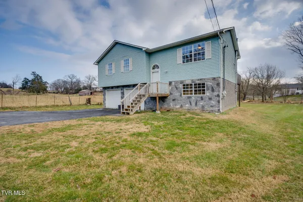 $374,999 | 100 Springview Drive, Johnson City, TN 37615