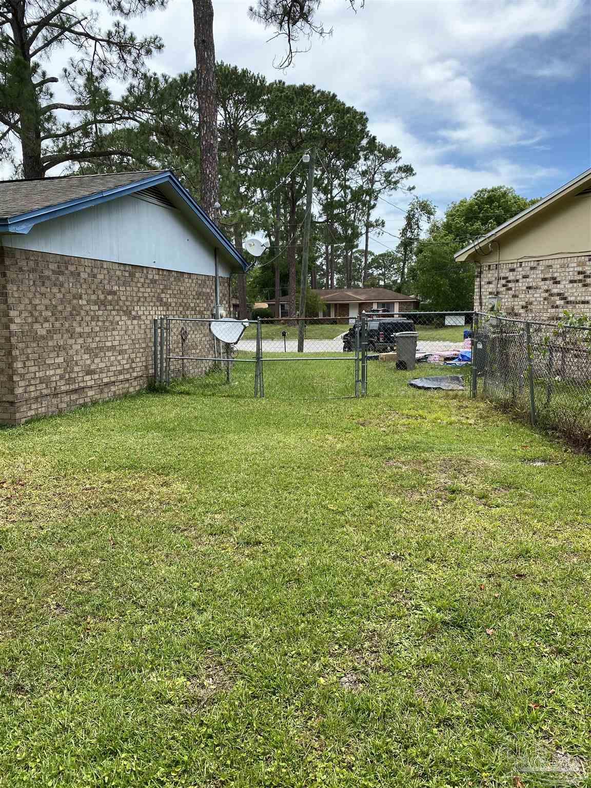 8215 Riviera Court Pensacola, FL 32506 - Photo 14 of 19