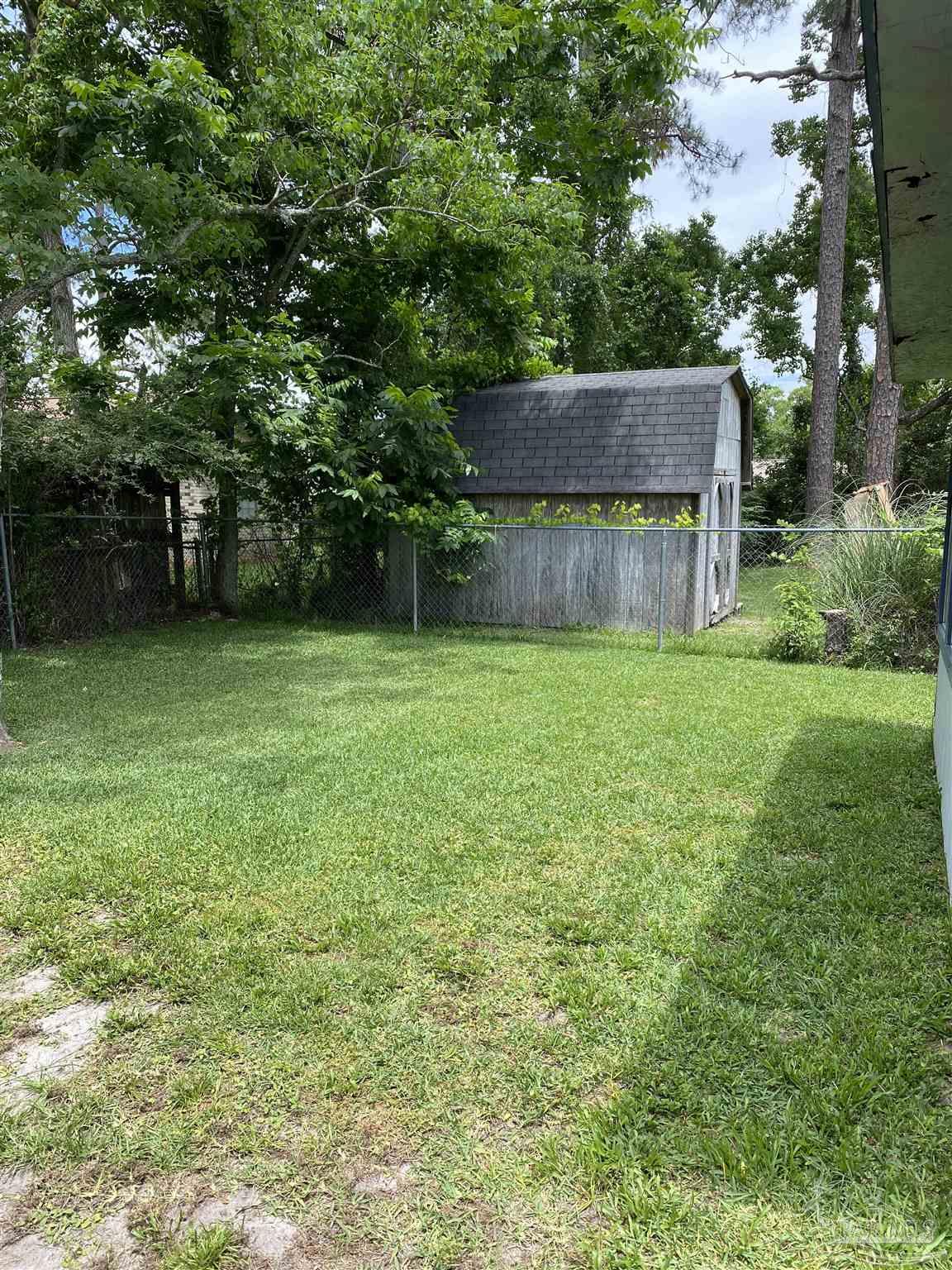 8215 Riviera Court Pensacola, FL 32506 - Photo 10 of 19