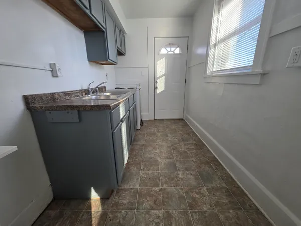$1,000 | 1515 Taylor Avenue, Unit 3, Racine, WI 53403