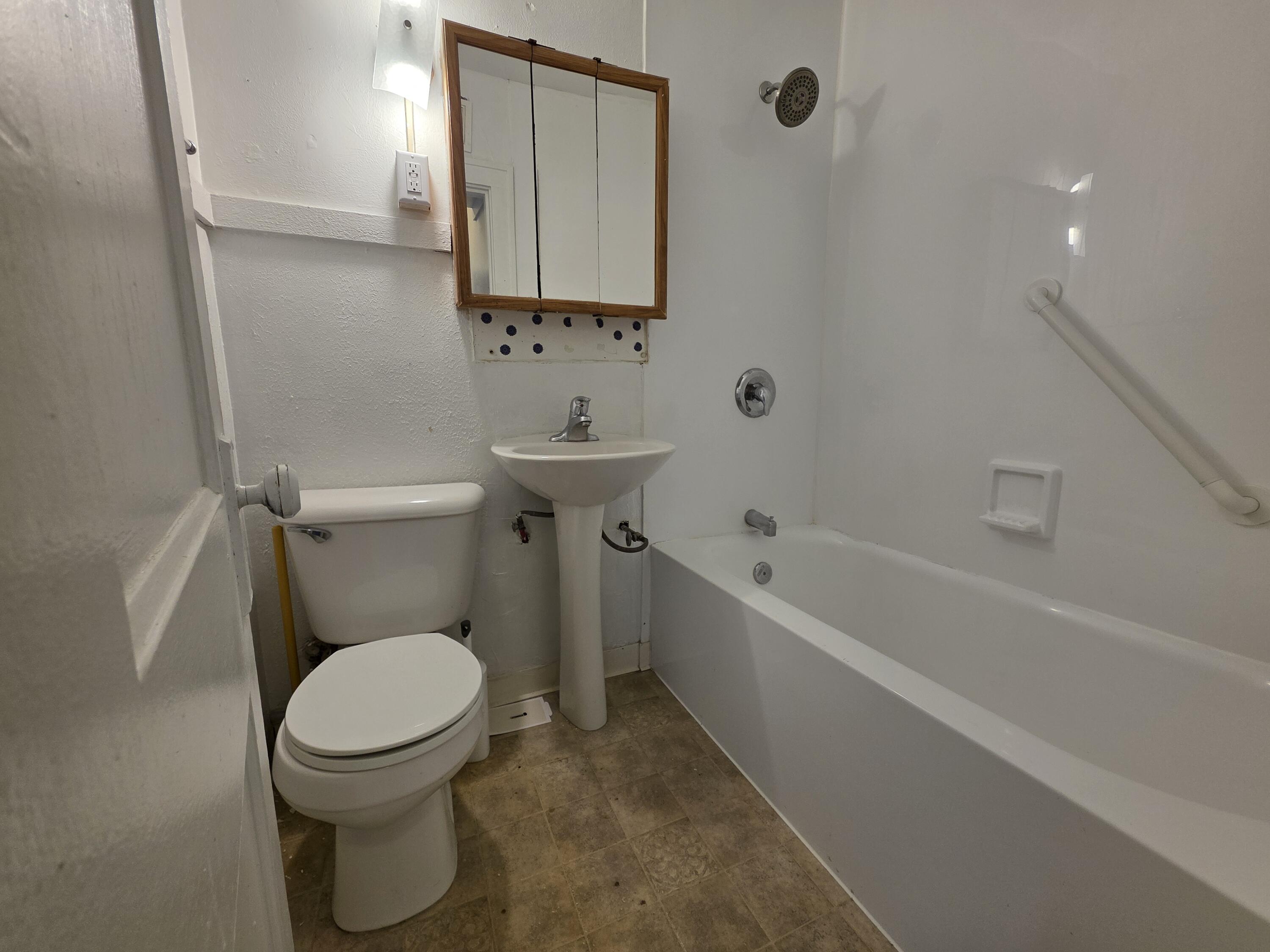 1515 Taylor Avenue, Unit 3 Racine, WI 53403 - Photo 7 of 17 Bathroom