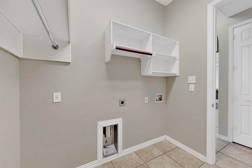 10309 Crowne Pointe Lane Fort Worth, TX 76244 - Photo 14 of 37 a view of room